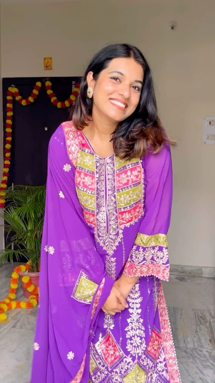 Comment 'link' for link in DM 🔗 | *MEESHO* Festive Find 🪔✨
.
.
.
#meesho #meeshofinds #meeshofashion #meeshohaul #instagood #instadaily #pakistanikurtis #kurtasets #kurti #explore #explorepage #reel #reelsinstagram #festivewear #weddingsuit #whatiorderedvswhatigot #fyp