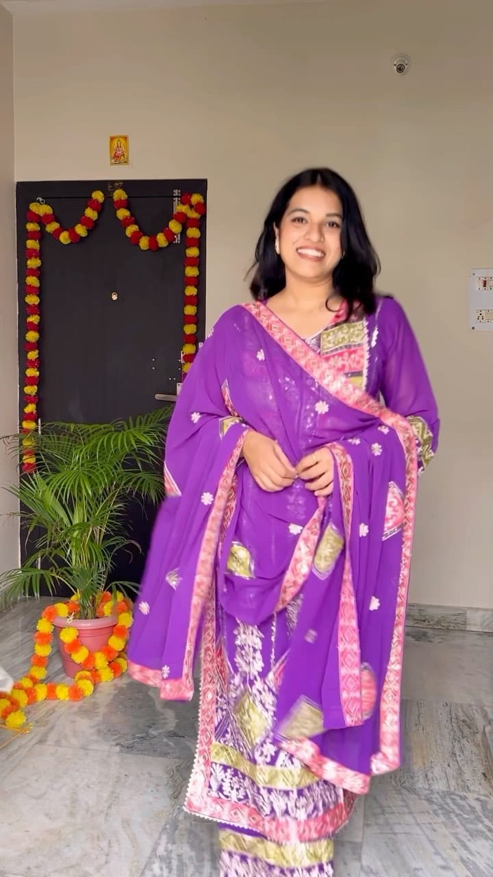 Comment 'link' for link in DM 🌻| Meesho Festive Kurta Sets 
.
.
Kurta set, Meesho wedding kurta set, meesho festive kurta set, meesho haul, Meesho fashion, festive collection 
.
#meesho #meeshofinds #meeshohaul #kurtasets #kurtasets #affordablefashion #reelkarofeelkaro #reelsinstagram #trendingreels #explore #explorepage #meeshokurtaset