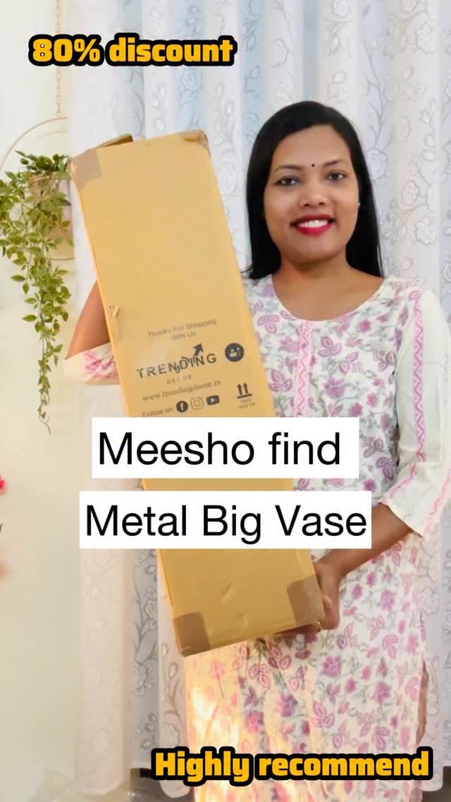 Comment for link #meeshofind #homedecor #metalvase #80%off @meeshoapp