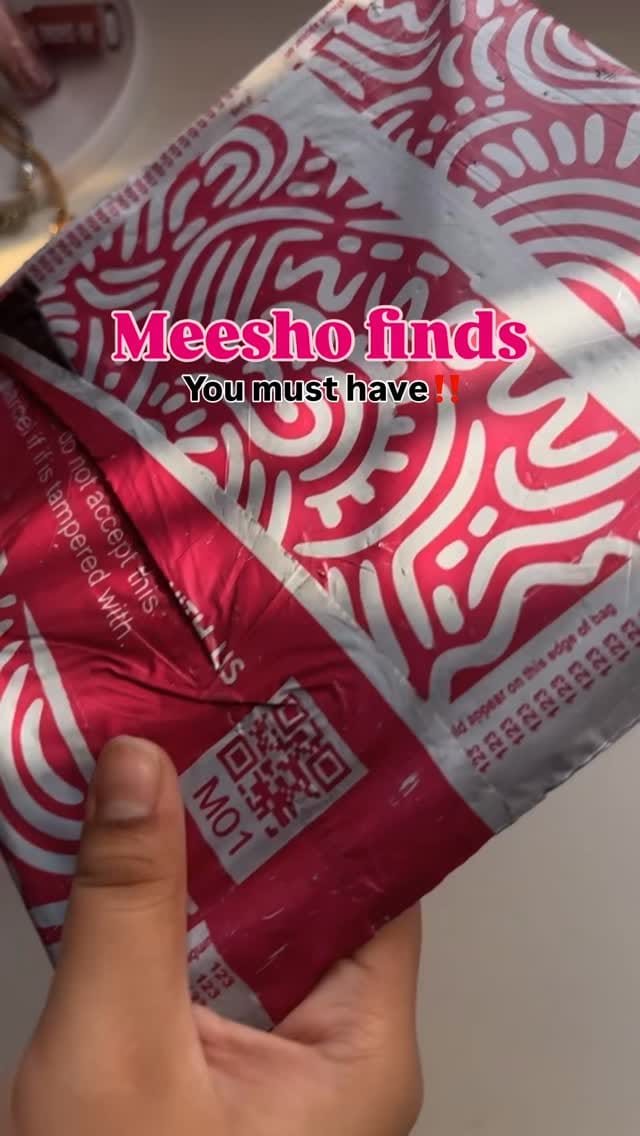 Comment “link” for links 🔗 
#meesho #meeshohaul #budgetfashion #under300 #meeshofind #meeshorandomfinds