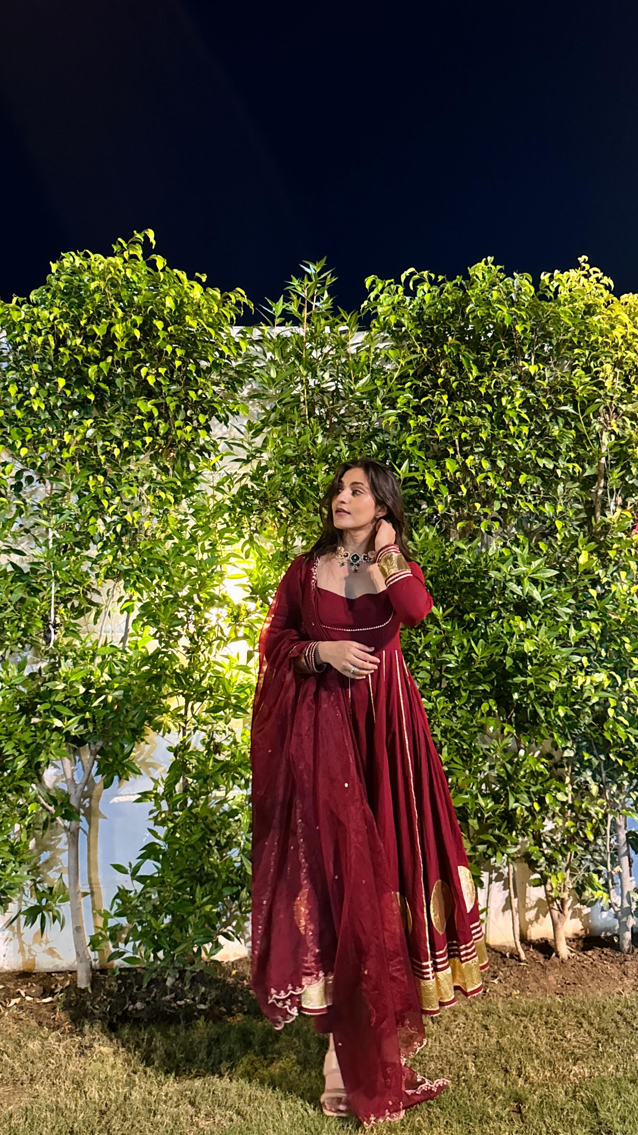 No more adjusting , No more stress - just perfect silhouette for your desi outfits this Festive season from @invogueshop.ind ❤️❤️
It’s so comfortable , gives seamless look , and that fit ❤️❤️❤️❤️❤️
#shapewear #bodyshaper #diwali #festivewear #trendingreels #shapewears #ethnic #ethnicwear #ethnicfits #kurtaset #kurtasethaul #tryon