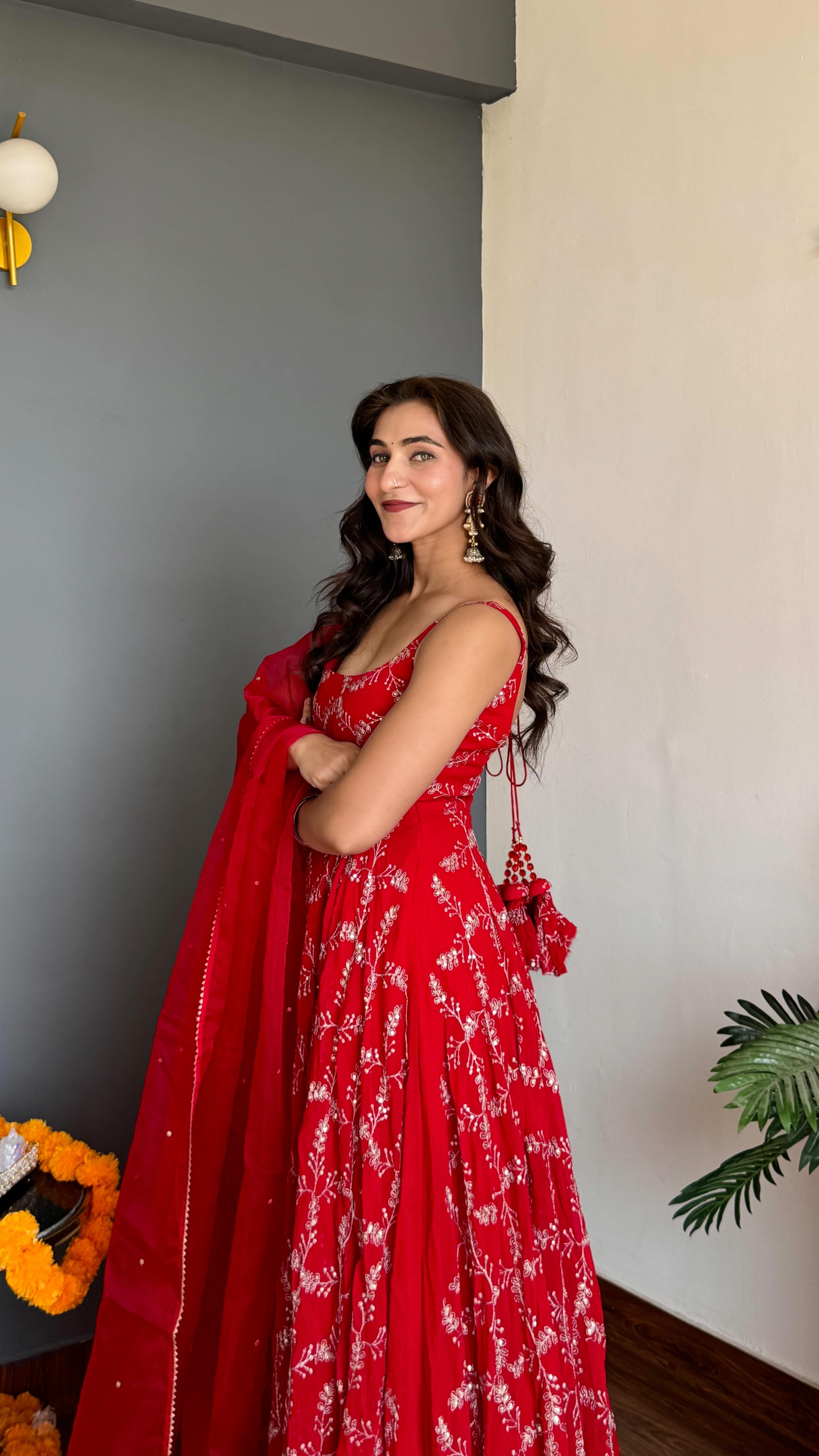 Get Ready with me ❤️✨
Wearing this beautiful Anarkali from @bhaviniparis ❤️🪔
Happy Diwali everyone ✨🪔✨
@shehnaazgill @jasminesandlas 
#diwaliparty #diwali2025 #diwalispecial #grwm #anarakli #ethnic #ethnicfits #kurtaset #fashion #festivewear #festivefits #indian #diwalifit