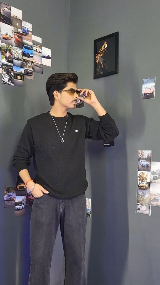 Comment "thandi" to get links in your dm 📩 
.
.
.
.
.
#grwm #igram #igreach #menfashion #indianfashion #dateoutfit #casualstyle #bbd #flipkartfashion #hoodies #sweatshirts #day06 #winterwear #marvel #grwm #menswear #ootd 
#winteroutfitideas #outfitinspo #hm #igreach #igram #myntrafashion #myntrafashion #indianfashion #fallfashion #battle #fallfashion