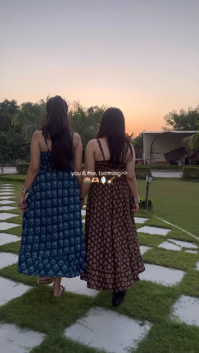 Your reminder to match outfits with your girlie🩷
#thechicneighbor #vacation #twinnin #matchingoutfits #girlstrip