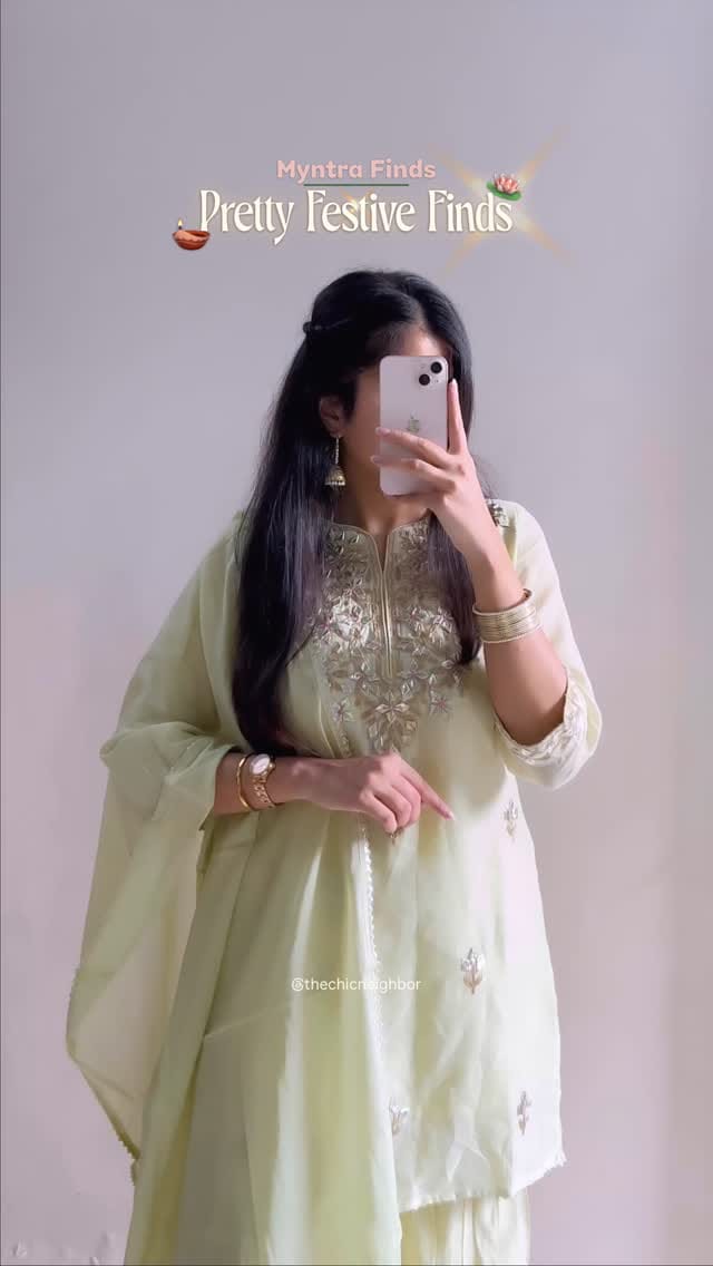 Last minute Diwali Finds✨
Comment ‘share’ or dm me this reel for details🫶🏻
#thechicneighbor #diwalioutfit #sharara #ethnicfits #festivefashion