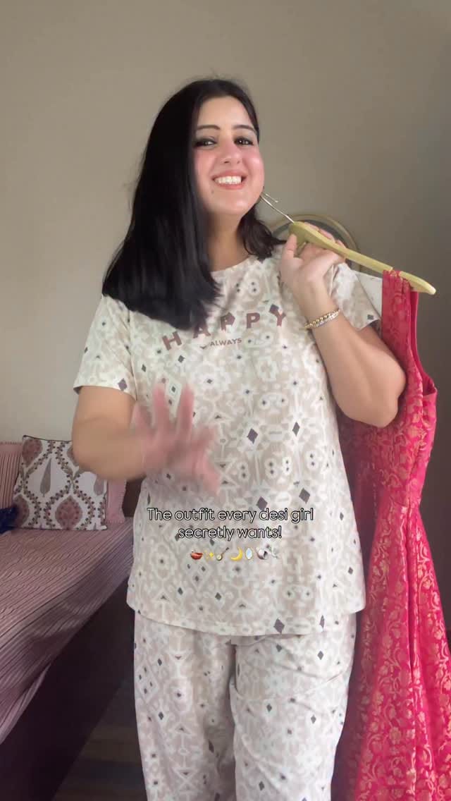 FOLLOW ME & then comment “pp”or share this reel with me to instantly receive the product links in your inbox(dms)📩
Outfit from:@fashionfloorindia
Wearing size-large🦚