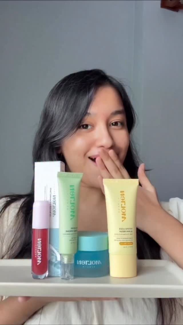 Comment “melt me away” for the links
A brand new Skincare drop is liveee and we are loving the formulations!
Lightweight, non sticky and non greasy textures that just melts into your skin providing hydration and protection 🩵💌
#explorepage #viral #skincare #newlaunch
[ meesho finds, skincare, new launch, lightweight sunscreen, diwali outfits, reels song, skincare routine, aesthetic art ]
Are you excited to try this?