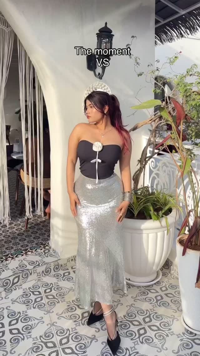 In Frame : @__.aishi_ Link for full outfit in Bio