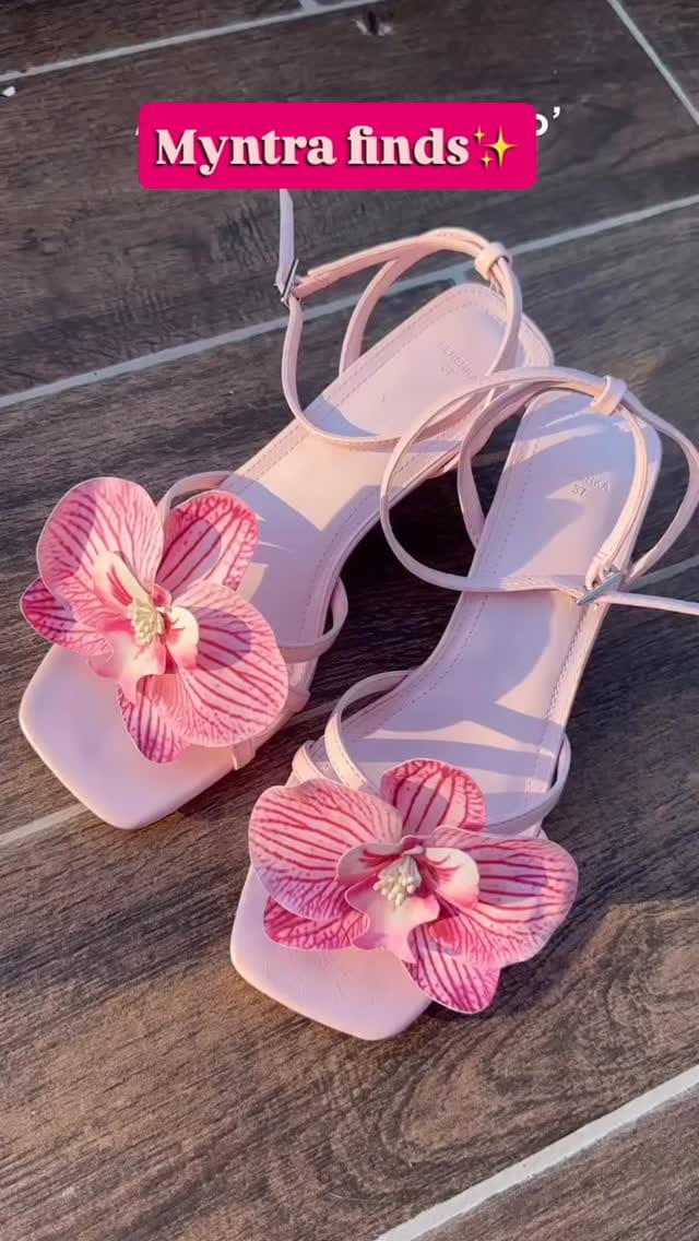 Comment for link✨💕
Pretty heels 🎀
#myntra #myntrafınds #myntrasbiggestbeautysale #meesho #meeshofinds #trendingreels #viral #pinterest #aesthetic #foryou #foryoupage #share
