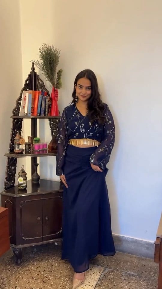 Chatpate outfits for Diwali Last one was
not giving 😍
I'm wearing Small in all outfits.
Comment for link💞
[budget fits for diwali, diwali party, diwali party
outfits, festive outfit, jumpsuit, sharara, 
indowestern dress, mermaid skirt, affordable]
