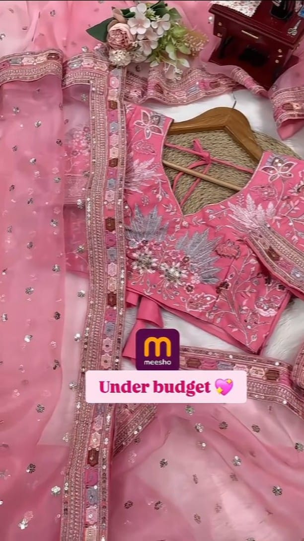 Meesho find earring Follow me and
comment for link🌺 
Check story highlights and bio for link🪴
#yjsssk