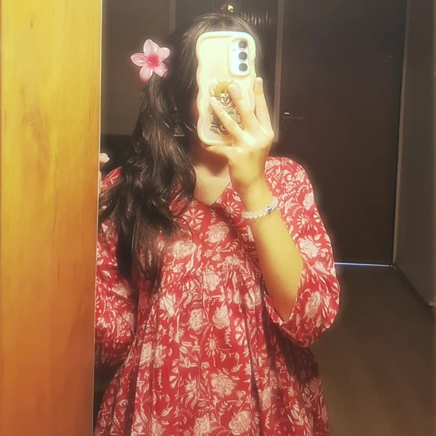Comment ‘link ❤️❤️❤️’ if you want the exact link 🔗👇”
“Found the cutest fits so you don’t have to! 😍 
Shop my full look on Wishlink – comfy, trendy, and affordable AF 💃🛍 
Link in bio, bestie 💖 💫Dropping casual traditionsl look☺️
@MeeshoApp
Hi my lovelies ❤️
I know you are all worried about me. 🥺❤️
But I just wanted to give you an update-
First thing is that -
Doc says we are on track with the healing.. 🥳
I know you guys don’t know what exactly happened.. 🐒
I just felt like the world needn’t know but I know you guys would be wondering.. ❤️❤️
So don’t tell anyone out of this space cz it’s not that big of a deal 😄😄ok? ❤️
So basically this is a lisfranc fracture itseems (even I didn’t know what it meant till i googled it) but basically mine is 3 fractures with a muscle tear.. it’ll take awhile to heal apparently.. but don’t worry as soon as the doc says I can put my foot down on the group I’ll atleast go back to shooting..😁 but all the crazy things like meeting you guys and dancing and all might take time. 🥲❤️
Pain wise I have craaaaazy pain tolerance so that’s sorted. 😄
Okie? Don’t worry ok.. I love you all so much❤️
Oh oh btw I am fully enjoying everyone doing the Srivalli monologue reels and peelings reels.. 🔥I lovee it!❤️
#instagram #instagrampost #mirror #mirrorselfie 
#selfie #selflove #hidden #hiddenpictures #fyp #forex #foryou #forever #aesthetic#aestheticsphoto #explore #explorar #taghim#lovehim 
#tumblrphotos #collegelife #selfiesunday #selfies #photosession #photoshop #collegestudent #vscocamphotos #cyclingphotos #selfiesaturday 
#NoFilterNeeded #CameraLovesMe"
.
.
.
.
.
.
💫
(Love, girl, Capcut, vn, aesthetic, desi core, thumak thumak, jutti meri, jhumke, suggested content, fyp, Capcut editing, Capcut pro, pretty girls, explore, Capcut template, template, vn code, dreamy, dream girl, delusional, glow effect, kishore kumar, velocity effect, Trending reel, desi girl, reels, viral, trendy, explore, explorepage