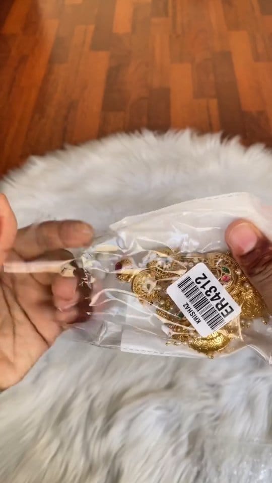 Wedding special kashmiri jhumka 
#kasmirijhumka #myntrafinds #trending #viral