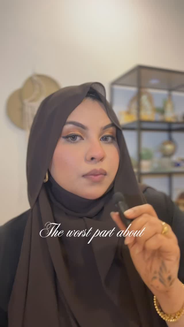 The softest mousse-
like lipstick that feels like a cloud on your lips! ☁️✨ 
👉🏻Why you need this:
	•	Lightweight & airy texture
	•	Soft-blurring effect for a smooth finish
	•	Comfortable all-day wear (no drying or flaking!)
	•	10 stunning shades to choose from
	•	Extremely adorable 💖
Comment LINK to shop! 💄
.
.
.
.
.
.
.
#nykaasuperlightlipcloudxnap #nykaasuperlight #superlightlipcloud #slowliving #pinterestinspired #softgirlaesthetic #viral #viralmakeup #trendylook #honestreview #makeupideas #makeupoftheday #lipstickfinds #realreviews #gifted #indianwedding #desifashion #weddingglam #musthavemakeup 
(Makeup lover , makeup finds , honest review , lipsticks under budget , lipsticks for brown skin girls , Indian skin , mousse lipsticks , matte , transfer proof , lipsticks for weddings , hijabi , Ramadan , iftar , grwm )