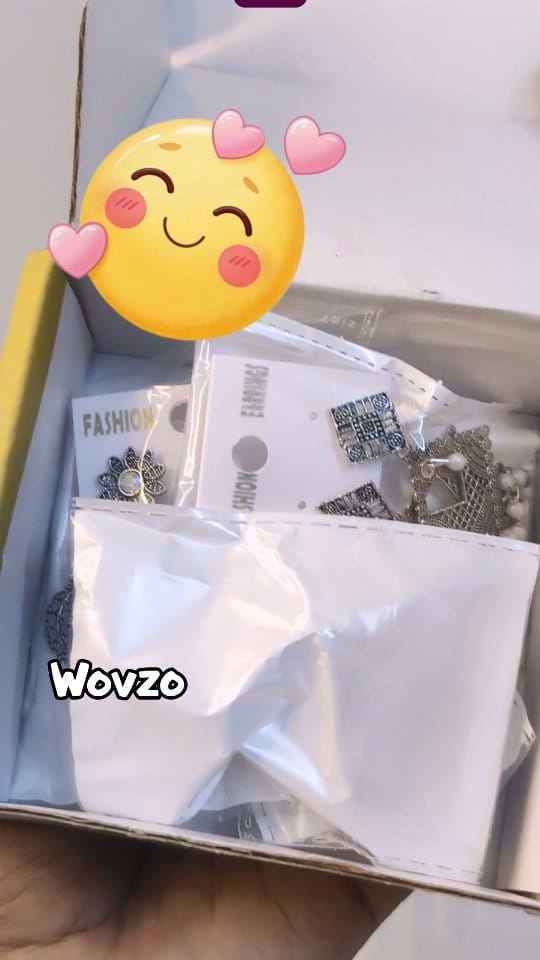 Wovzo_com ✨ Trendy Oxidised Silver Earring Combo (Set of 4) ✨
💃 Stylish | Ethnic | Budget Friendly
#jewellerylove #oxidisedearrings #meeshofinds #indianwear
.
.
.
Add a touch of tradition to your modern look with this stunning set of 4 oxidised silver earrings! Perfect for festivals, functions, or daily wear. 🌸💫
💎 Includes:
✅ 4 unique ethnic designs
✅ Lightweight & skin-friendly
✅ Antique silver finish for a classy vibe
🎀 Pair it with:
✔️ Kurtis
✔️ Sarees
✔️ Indo-western outfits
🌟 Statement-making yet comfy to wear all day
💫 A must-have combo for every jewellery lover
📦 Best for gifting or personal use!
💰 Combo Price – Just ₹250-300 (approx)
🛍 Available now on Meesho – DM or tap link in bio to order!
.
.
.
[ oxidised earrings, combo earrings, traditional jewellery, ethnic earring set, silver jhumka, Meesho jewellery, antique earrings, party wear earrings, oxidised jhumkis, boho earrings, ethnic wear, women’s jewellery set ]
#oxidisedjewellery #budgetbuy #meeshodeals #earringset #jhumkalove #weddinglook #festivaljewellery #meeshoexclusive #jewellerycombo #traditionalstyle #indianfashion