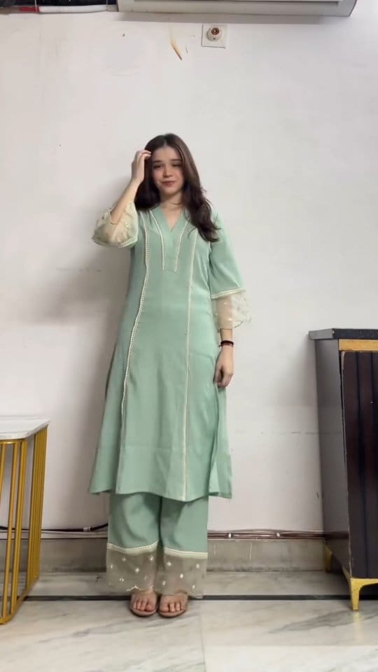 Follow me and then comment 'want'/share this reel in my dm to get the links 🎀
.
.
.
Follow/ @finds_that_suits_you for more.
.
.
.
#wishlinked #reels #review #flipkart #flipkartindia #flipkartfashion #flipkartfinds #meeshofinds #meesho #myntra #savana #jeans #kurtaset #kurti #dresses #trending #TopTrends #festivewear #dailywear #myntrafinds #ethnicwear #repost #copyright #shop #styling 
@myntra