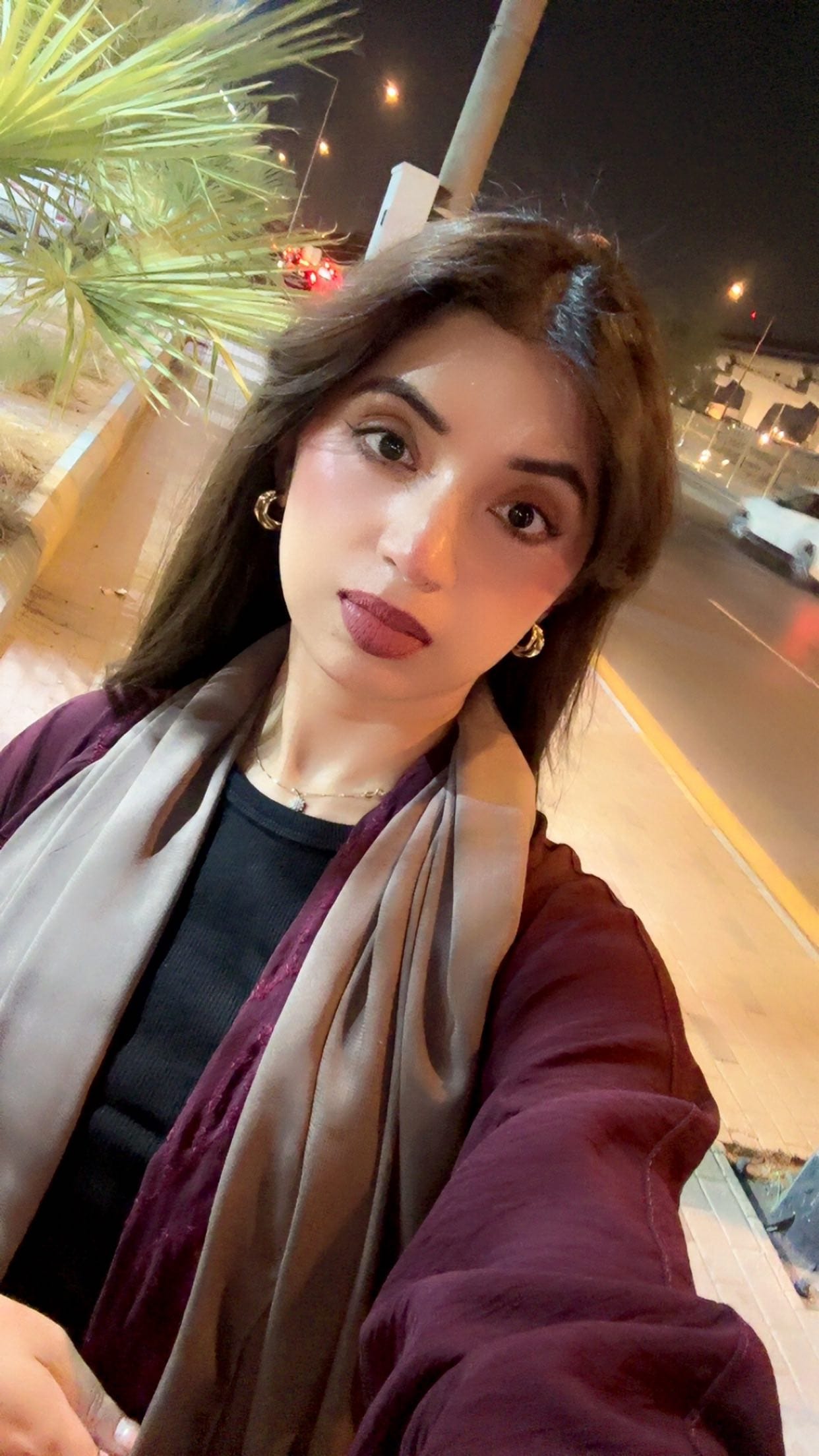 Just a lipstick try on with teddy tints from @maybelline_ind 🎀🤍
.
.
.
.
.
.
.
.
.
Lipstick | maybelline | teddy tint | lipstick swatch