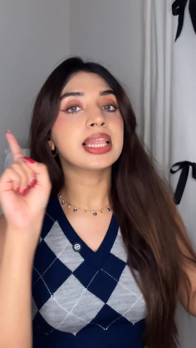 my favorite lip liners 🤍also tell me your favorite lip liner in the comments 💕
@sheglam_official but first coffee
@revolvemena chocolate
@silkygirlcosmetics wine
@makeupforever universal earth
@hudabeauty rusty pink