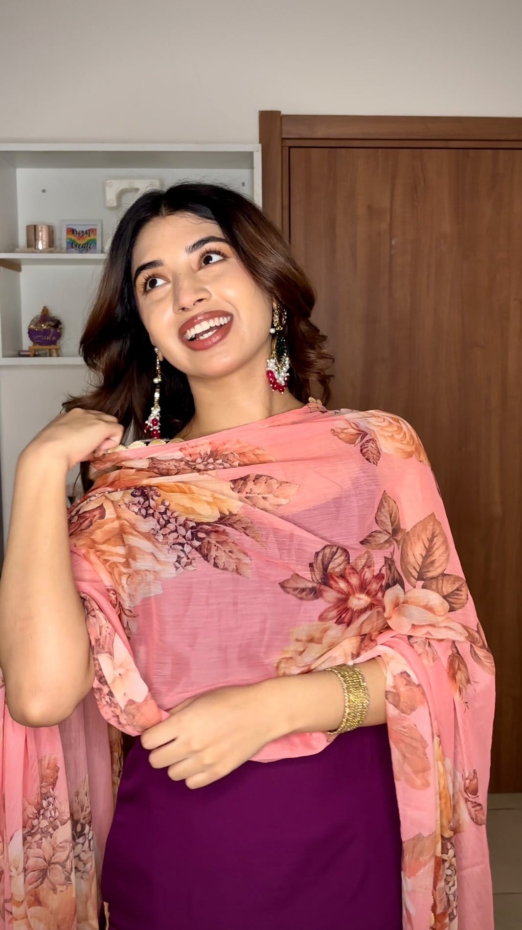 Scandinavian shawl reel